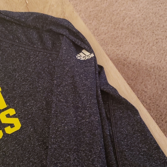 GO BLUE 💙💛💥University of Michigan shirt - Picture 4 of 7